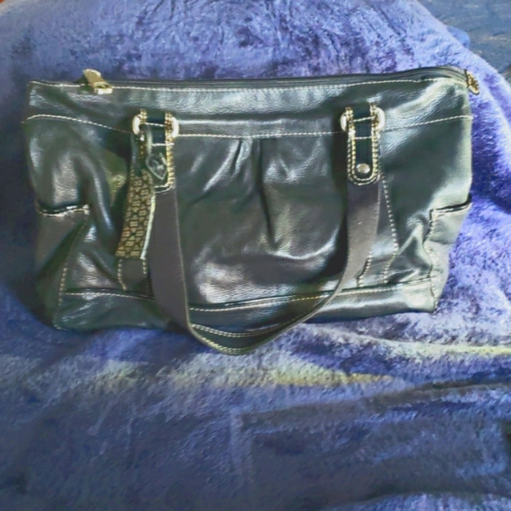 Fossil ladies large handbag, multiple compartments inside and out! Like new!